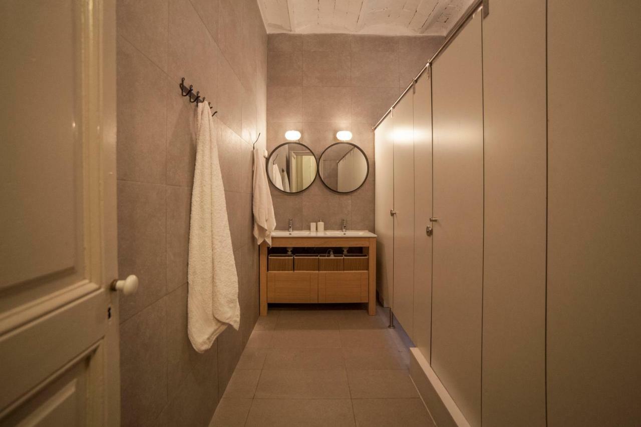 B21-Apartamento Modernista Para Grupos Barcelona Ngoại thất bức ảnh