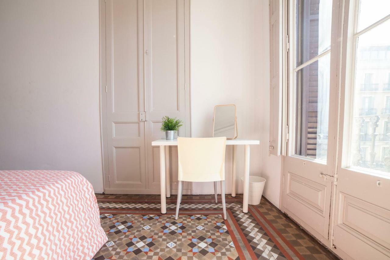 B21-Apartamento Modernista Para Grupos Barcelona Ngoại thất bức ảnh